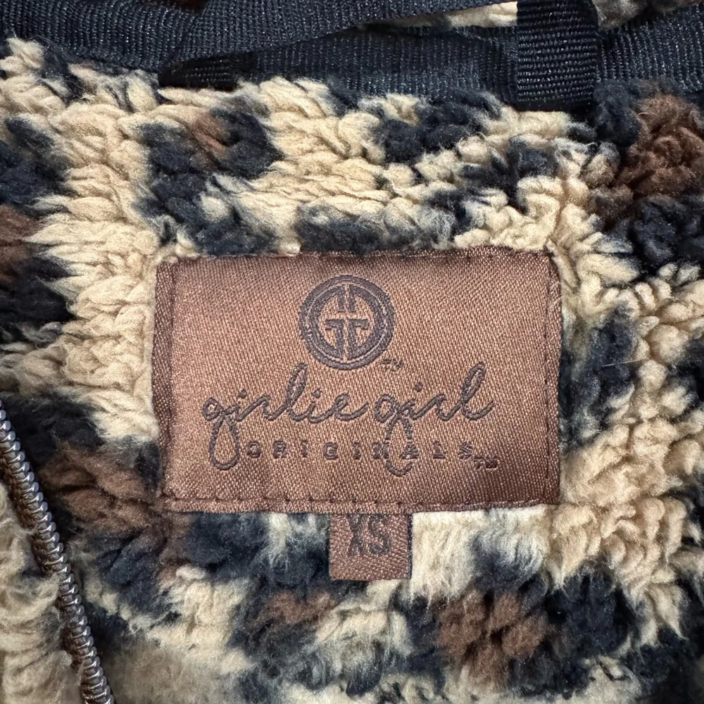 Leopard Print Fleece Pullover - Picture 3 of 3